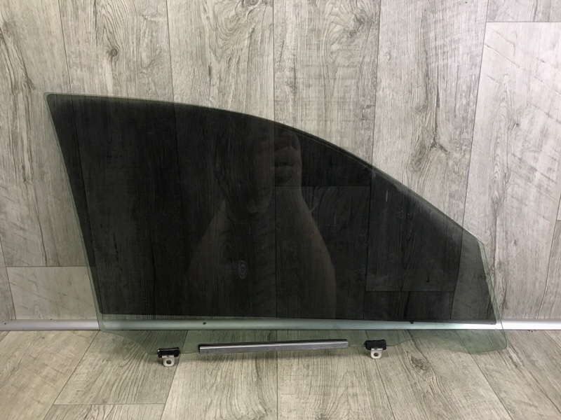 Стекло двери переднее левое TOYOTA RAV4 05-12 2.4 2AZFE