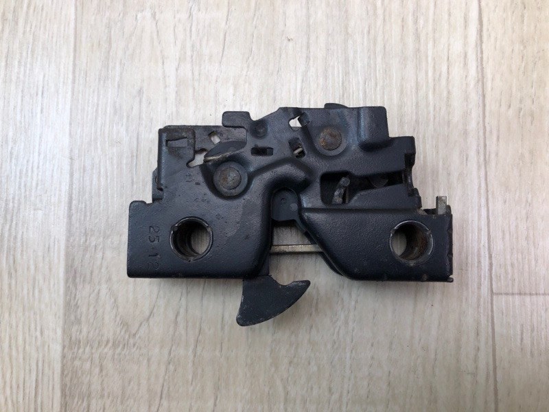 Замок капота VOLKSWAGEN JETTA USA 10-17 JETTA USA 10-17 5U0823509B Б/У