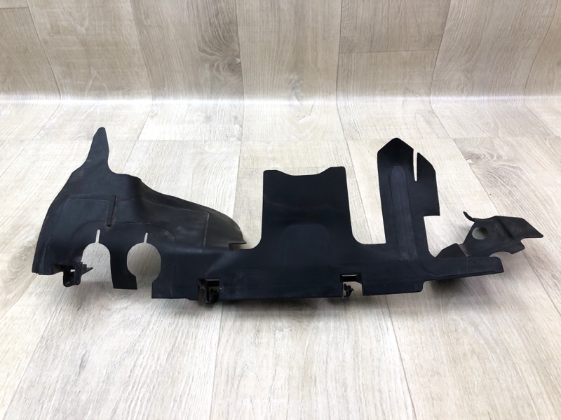 Дефлектор радиатора правый VOLKSWAGEN JETTA USA 10-17 JETTA USA 10-17 5C6121284B Б/У