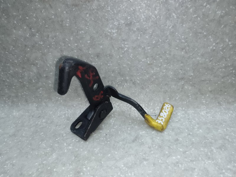 Запчасть крюк замка капота CHEVROLET EQUINOX 04-09 2005 3.4 LNJ 15799991 Б/У Крюк замка капота CHEVROLET EQUINOX 04-09 2005 3.4 LNJ 15799991 Б/У