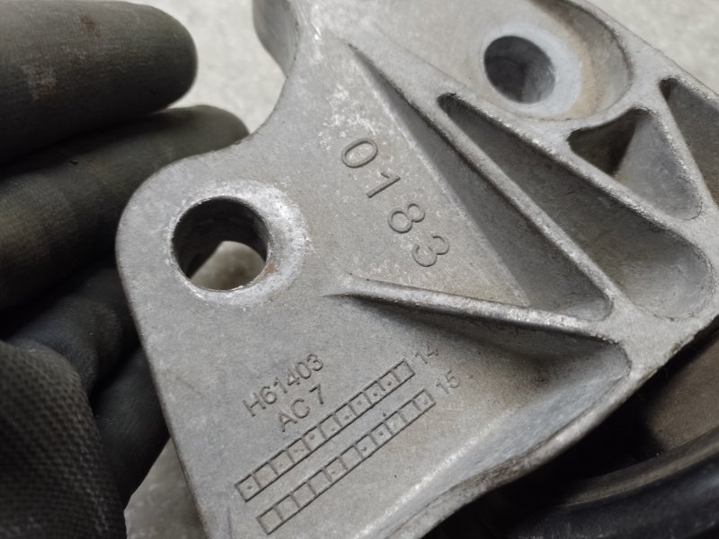 Подушка двигателя левая EQUINOX 09-17 2015 2.4 LEA Подушка двигателя левая EQUINOX 09-17 2015 2.4 LEA