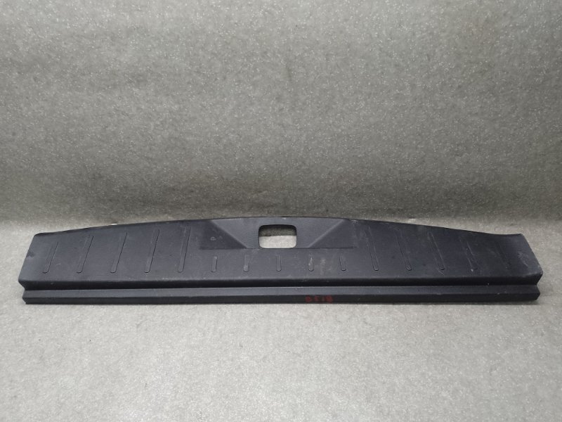 Накладка на порог багажника CHEVROLET EQUINOX 09-17 2015 2.4 LEA 20987193 Б/У