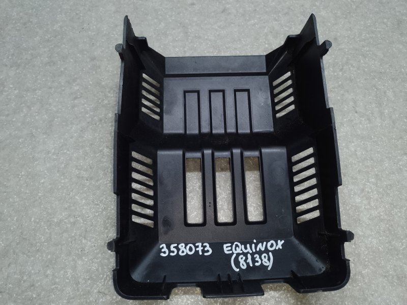 Крышка аккумулятора EQUINOX 09-17 2015 2.4 LEA