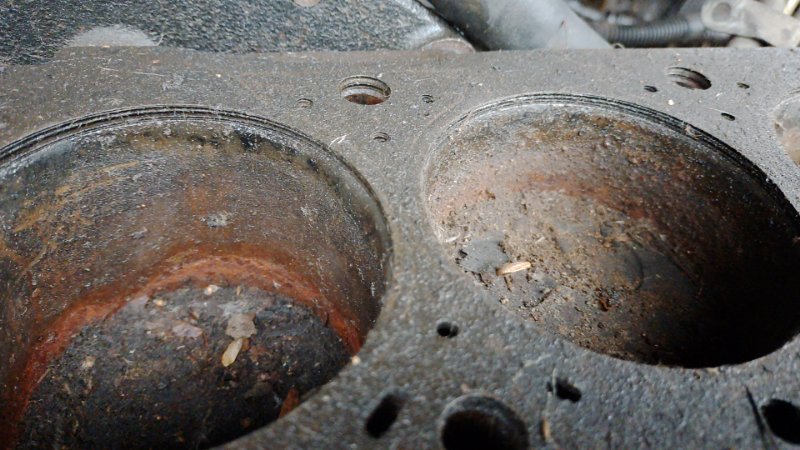 Блок двигателя E2200 E-SERIES 86-04