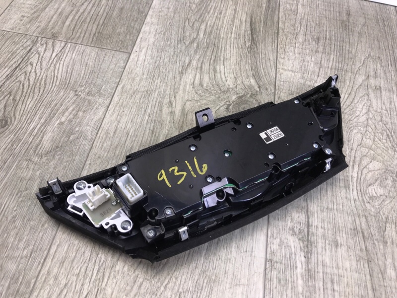 Блок управления мультимедиа PATHFINDER R52 12-21 2013 3.5 VQ35DE