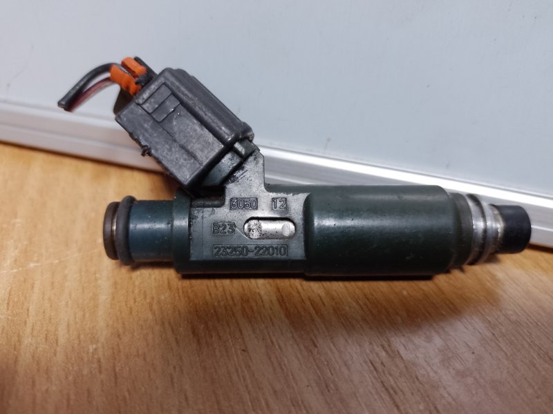 Форсунка топливная CELICA 99-06