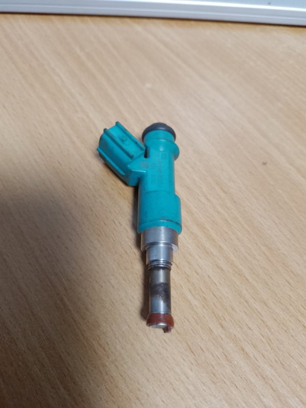 Запчасть форсунка топливная TOYOTA SIENNA 11-16 23209-0P010 Б/У Форсунка топливная TOYOTA SIENNA 11-16 23209-0P010 Б/У