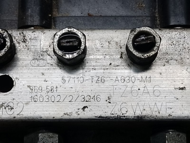 Блок ABS MDX (YD3) 13-21 2016 3.5 J35Y5 Блок ABS MDX (YD3) 13-21 2016 3.5 J35Y5