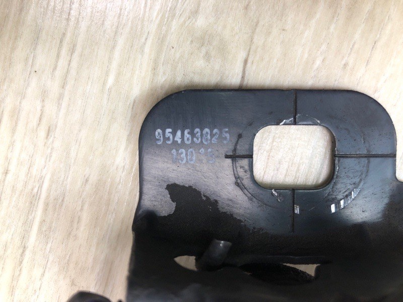 Замок капота SONIC 11-16 Замок капота SONIC 11-16