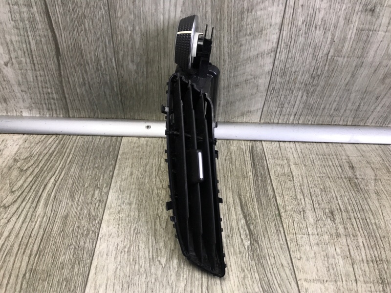 Дефлектор воздушный левый FORD ESCAPE 12-19 2018 T15HDTX GJ5Z-19893-CB Б/У