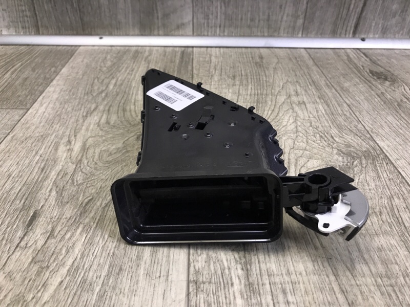 Дефлектор воздушный левый ESCAPE 12-19 2018 T15HDTX