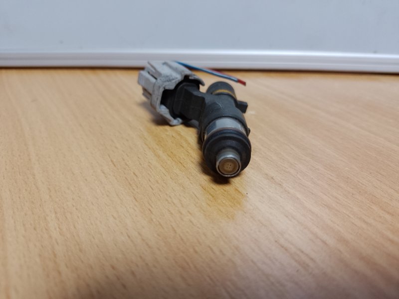 Форсунка топливная INFINITI M35/M45 04-10