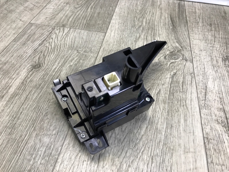 Блок управления печкой VENZA 09-16 2013 3.5 2GR-FE