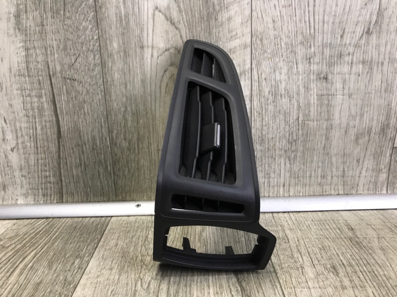 Дефлектор воздушный левый FORD FOCUS 10-18 2014 2.0 C20HDEX CV6Z-19893-GA Б/У