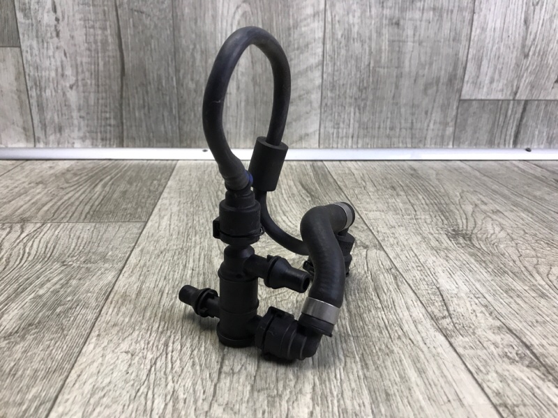 Клапан системы охлаждения MERCEDES C-CLASS W205 16-21 2017 M274920 2.0L A 000 506 10 00 Б/У