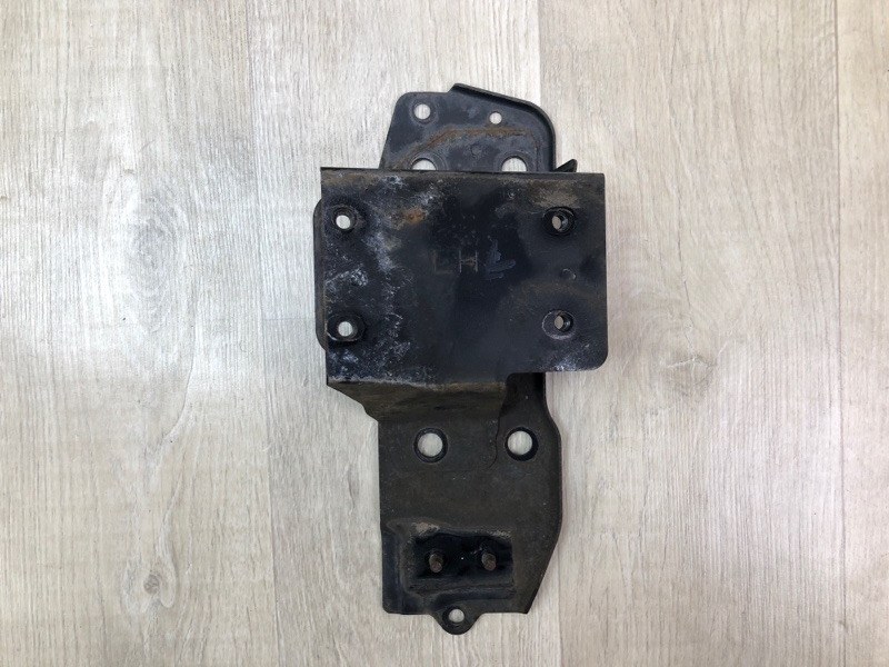 Кронштейн усилителя переднего бампера левый INFINITI FX S50 03-08 2005 3.5 VQ35DE 62211CG000 Б/У