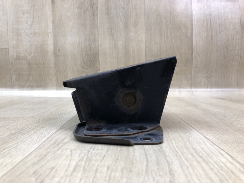 Кронштейн усилителя переднего бампера левый FX S50 03-08 2005 3.5 VQ35DE