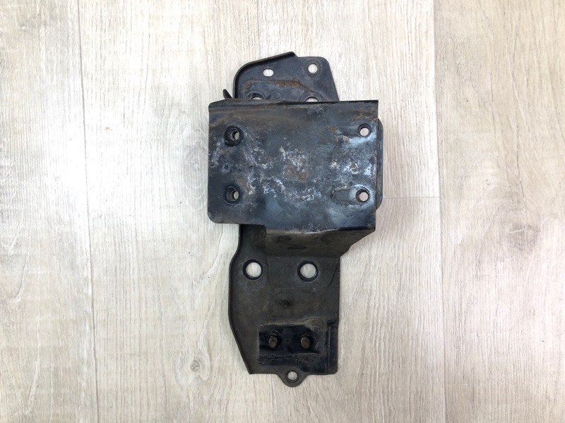 Кронштейн усилителя переднего бампера правый INFINITI FX S50 03-08 2005 3.5 VQ35DE 62210CG000 Б/У