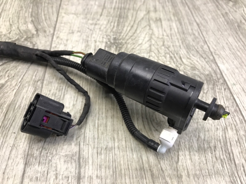 Насос омывателя стекла TIGUAN 16-23 2018 DGUA 2.0