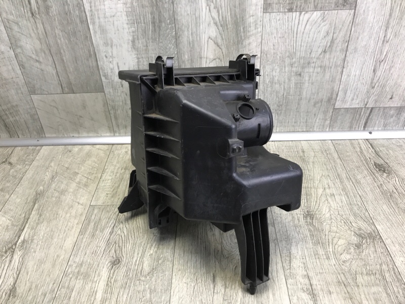 Корпус воздушного фильтра TOYOTA SIENNA 11-16 3.5 2GR-FE Корпус воздушного фильтра TOYOTA SIENNA 11-16 3.5 2GR-FE