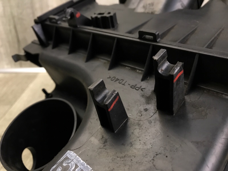 Корпус воздушного фильтра SIENNA 11-16 2014 3.5 2GR-FE Корпус воздушного фильтра SIENNA 11-16 2014 3.5 2GR-FE