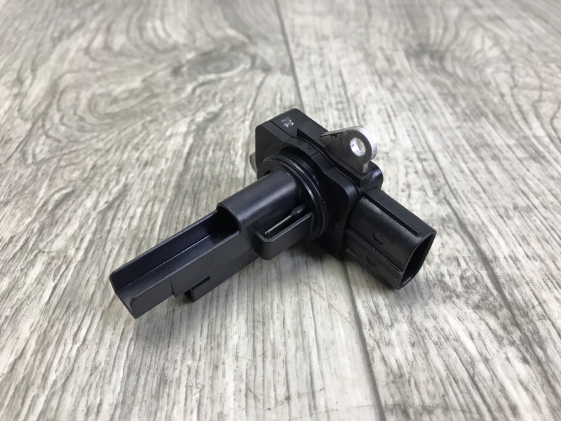 Расходомер воздуха TOYOTA SIENNA 11-16 2014 3.5 2GR-FE 22204-0V010 Б/У