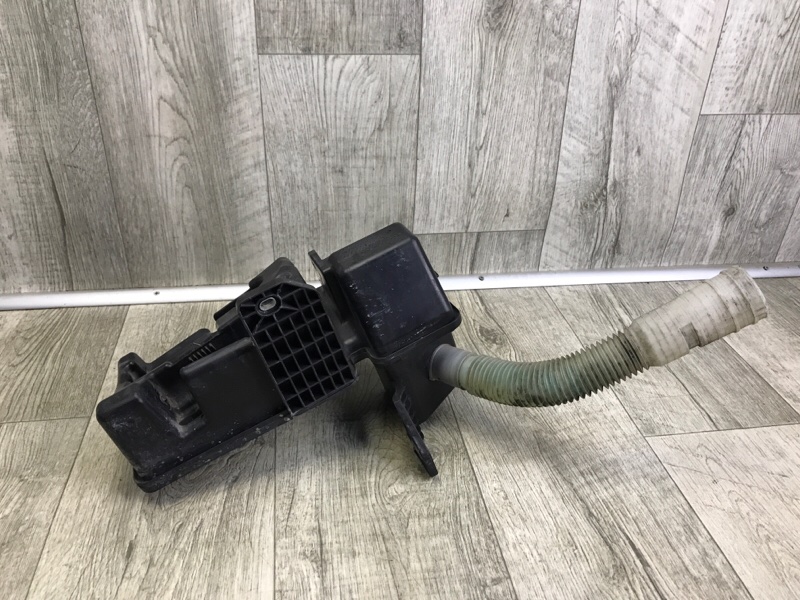Бачок омывателя VOLKSWAGEN TIGUAN 08-17 2.0 CCTA