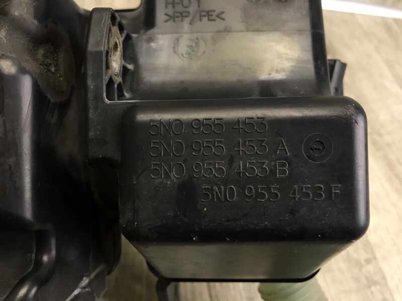 Бачок омывателя TIGUAN 08-17 2012 2.0 CCTA