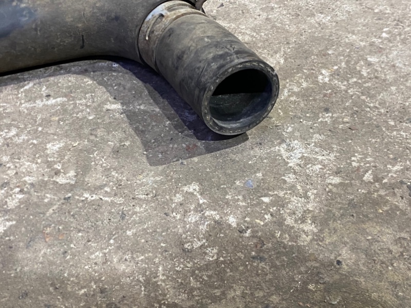 Патрубок системы охлаждения SUZUKI GRAND VITARA 05-15