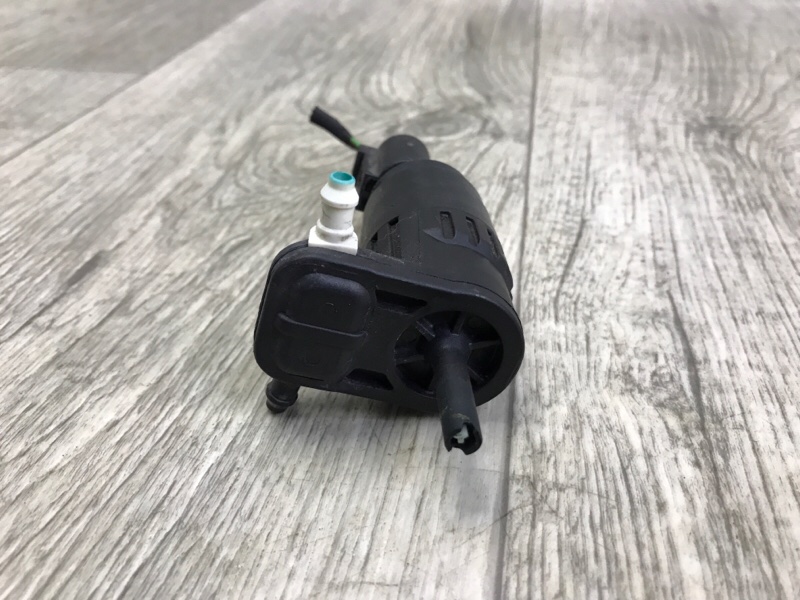 Насос омывателя стекла TIGUAN 08-17 2012 2.0 CCTA