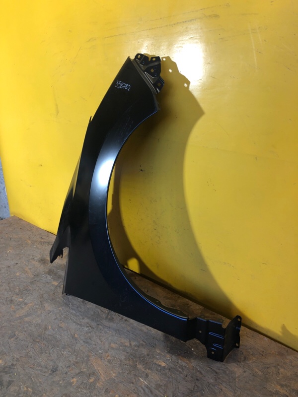 Крыло переднее правое NISSAN LEAF 18-