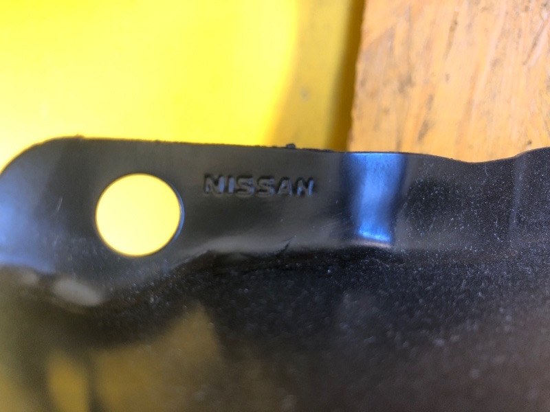 Крыло переднее правое LEAF 18-