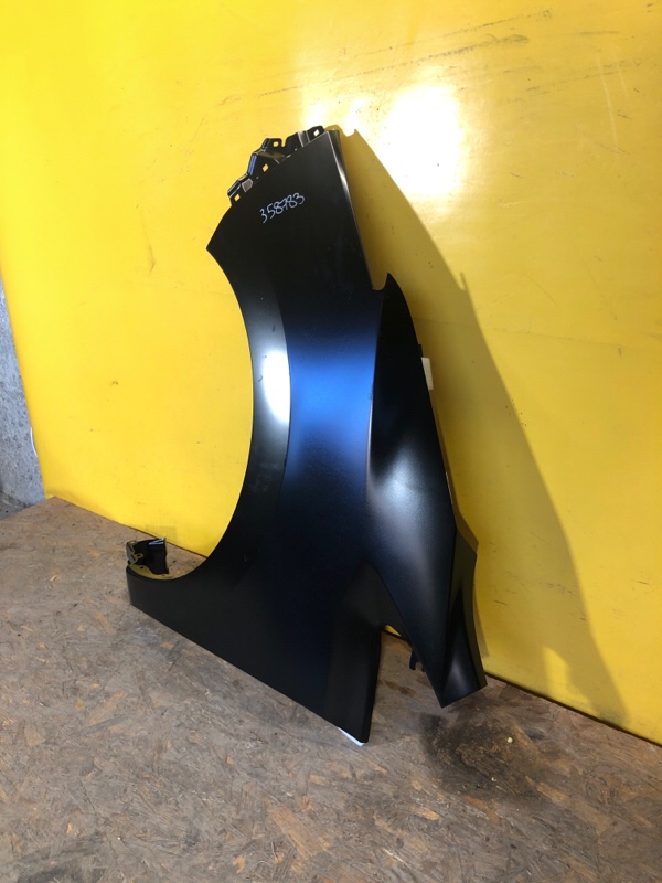 Крыло переднее левое NISSAN LEAF 18-