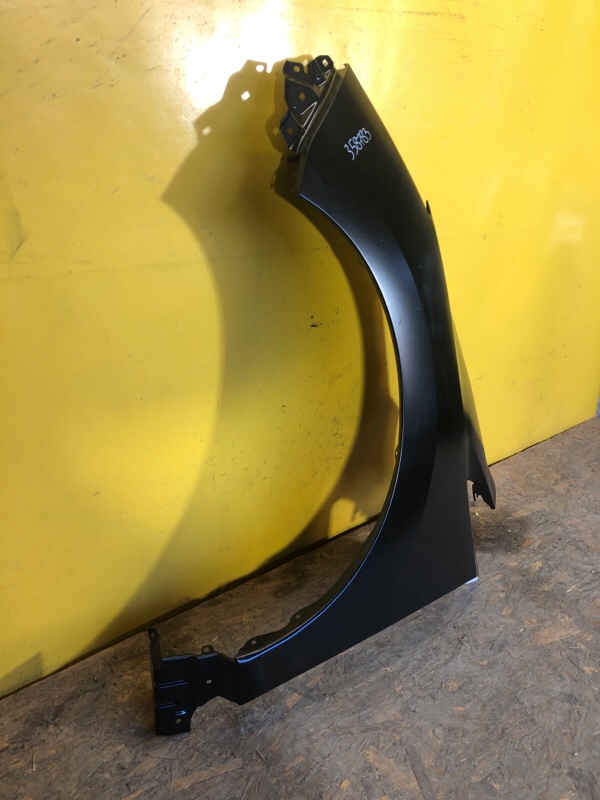 Крыло переднее левое LEAF 18-