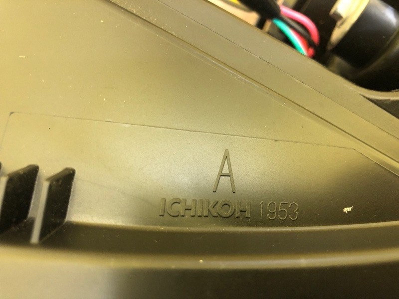 Фара правая LEAF 18-