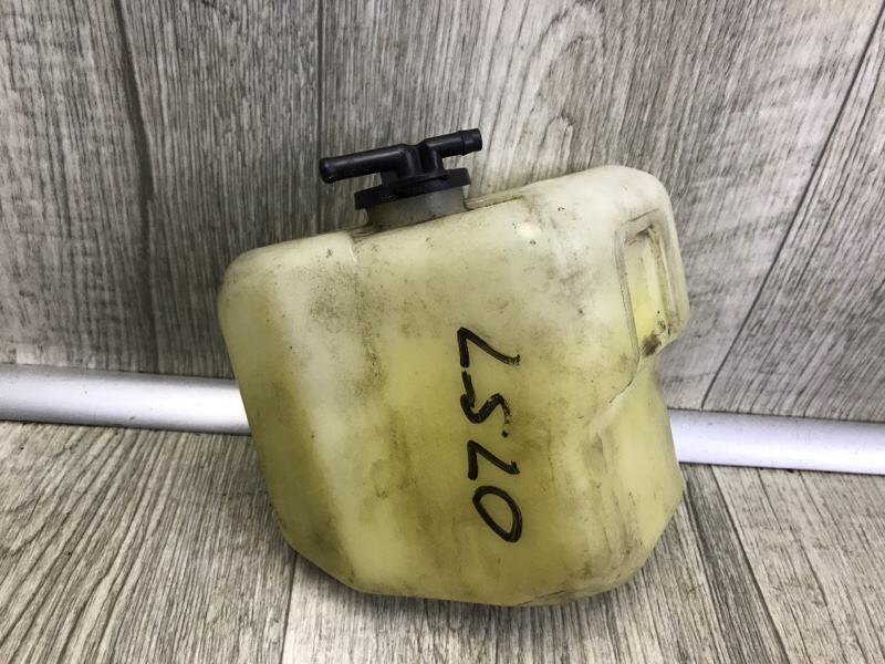 Запчасть бачок расширительный TOYOTA CAMRY 30 02-06 2002 3.0 1MZFE 16470-20080 Б/У Бачок расширительный TOYOTA CAMRY 30 02-06 2002 3.0 1MZFE 16470-20080 Б/У