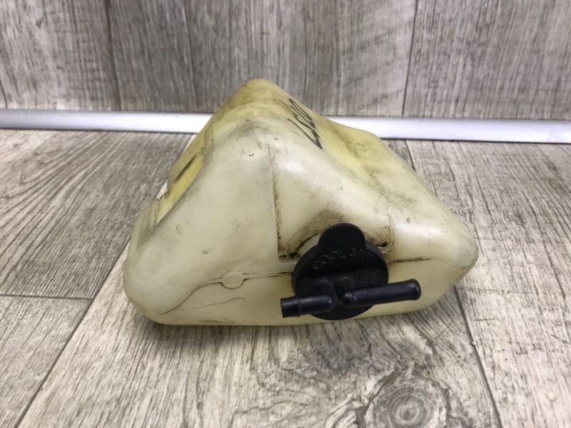 Бачок расширительный TOYOTA CAMRY 30 02-06 3.0 1MZFE Бачок расширительный TOYOTA CAMRY 30 02-06 3.0 1MZFE