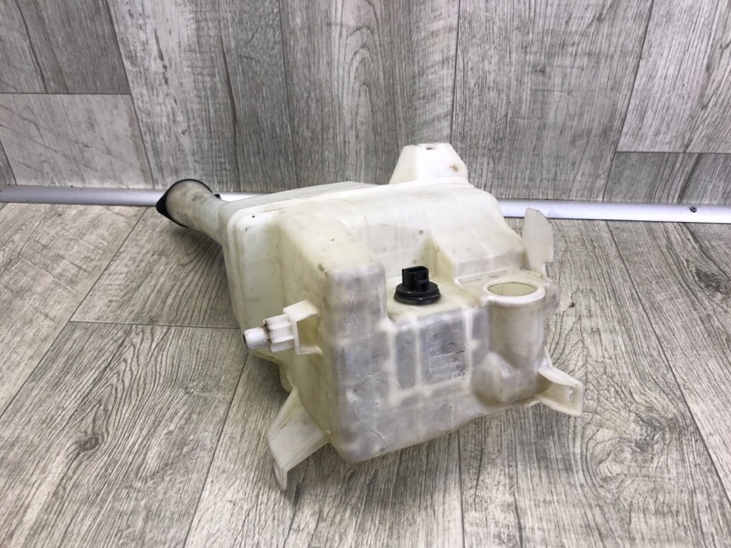 Бачок омывателя SIENNA 11-16 2014 3.5 2GR-FE