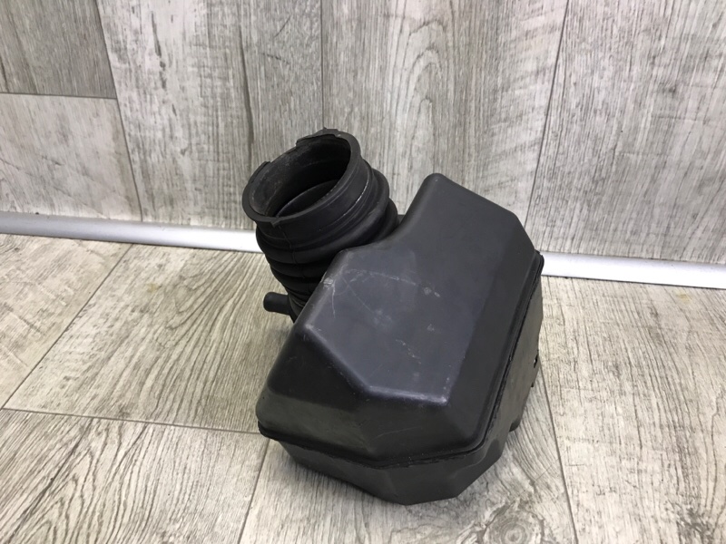 Резонатор воздушного фильтра CAMRY 30 02-06 2002 3.0 1MZFE