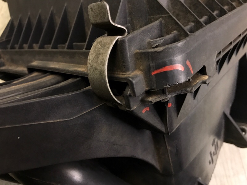 Корпус воздушного фильтра JOURNEY 08-20 2012 2.4 ED3 Корпус воздушного фильтра JOURNEY 08-20 2012 2.4 ED3