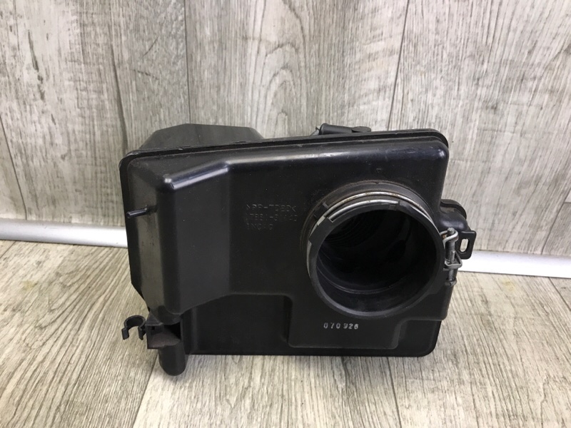 Резонатор воздушного фильтра TOYOTA CAMRY 40 06-11 2007 3.5 2GR-FE 17881-31140 Б/У