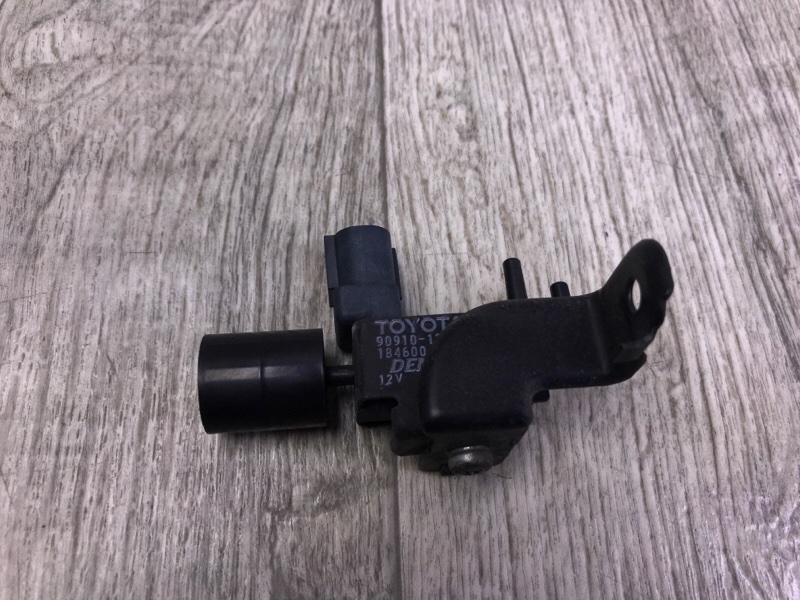 Запчасть клапан электромагнитный (вакуумный) TOYOTA CAMRY 40 06-11 2007 3.5 2GR-FE 90910-12088 Б/У Клапан электромагнитный (вакуумный) TOYOTA CAMRY 40 06-11 2007 3.5 2GR-FE 90910-12088 Б/У