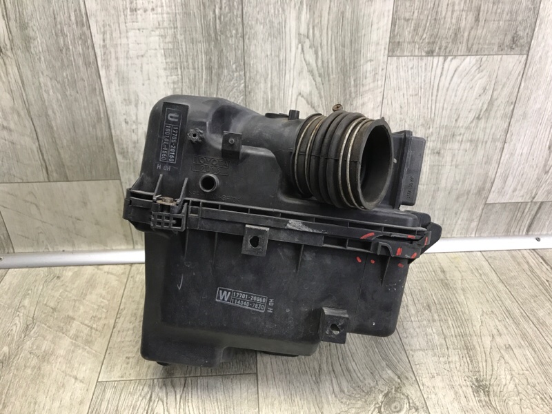 Корпус воздушного фильтра TOYOTA CAMRY 30 02-06 2002 3.0 1MZFE 17700-20170 Б/У