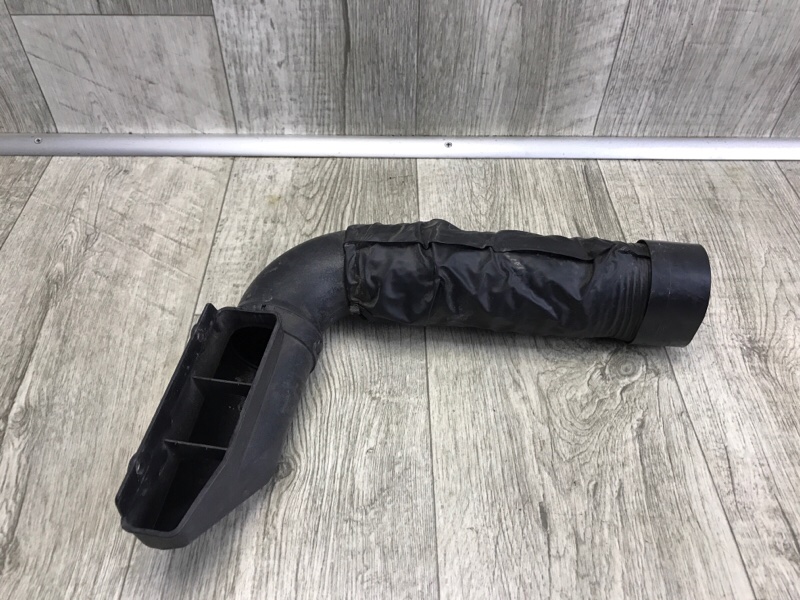 Воздухозаборник HYUNDAI I30 GD 12-17 28210-3X020 Б/У