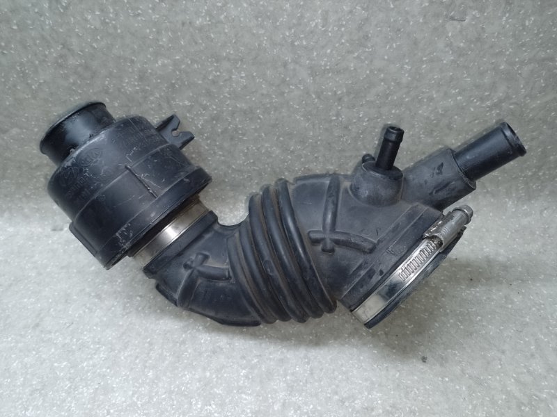 Патрубок воздушного фильтра TUCSON TL 15-20 2015 G4FJ 1.6