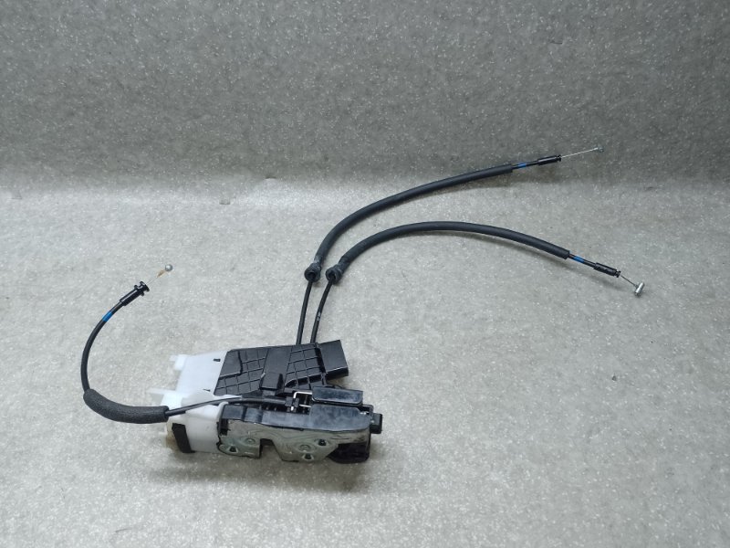 Запчасть замок двери задний правый HYUNDAI TUCSON TL 15-20 2015 G4FJ 1.6 81420-D3000 Б/У Замок двери задний правый HYUNDAI TUCSON TL 15-20 2015 G4FJ 1.6 81420-D3000 Б/У