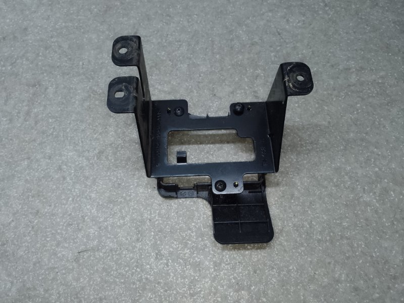 Кронштейн датчика слепых зон левый HYUNDAI TUCSON TL 15-20 2015 G4FJ 1.6 95812-D3000 Б/У