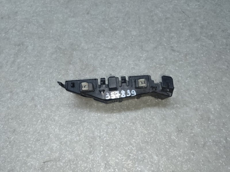 Кронштейн переднего бампера (на крыле) правый TUCSON TL 15-20 2015 G4FJ 1.6