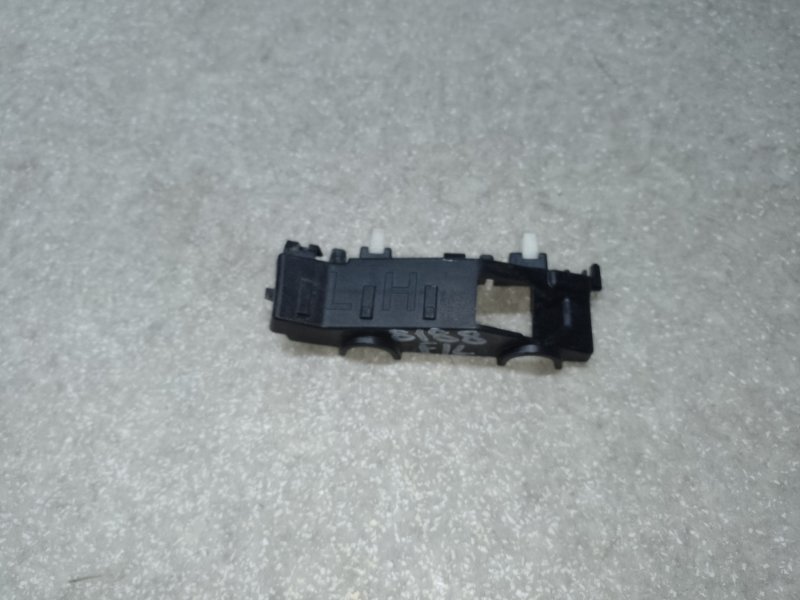 Кронштейн переднего бампера (на крыле) левый HYUNDAI TUCSON TL 15-20 2015 G4FJ 1.6 86513-D3000 Б/У