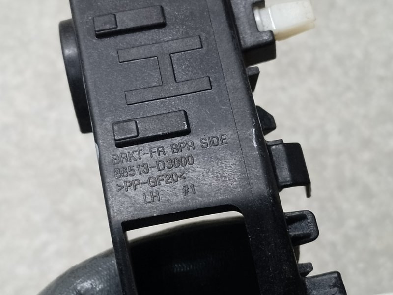 Кронштейн переднего бампера (на крыле) левый TUCSON TL 15-20 2015 G4FJ 1.6